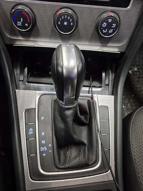 Begagnad VW Golf VII 110 HK (80 kW) 2016 Vit Kombi