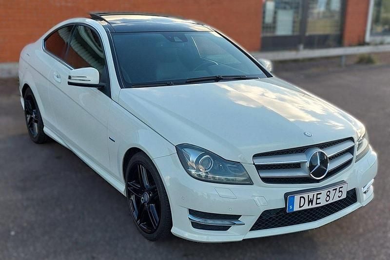 Vit Begagnad 2012 Mercedes C350 Sportkupé | 190 000 kr (Marknadspris) - Bild 1/4