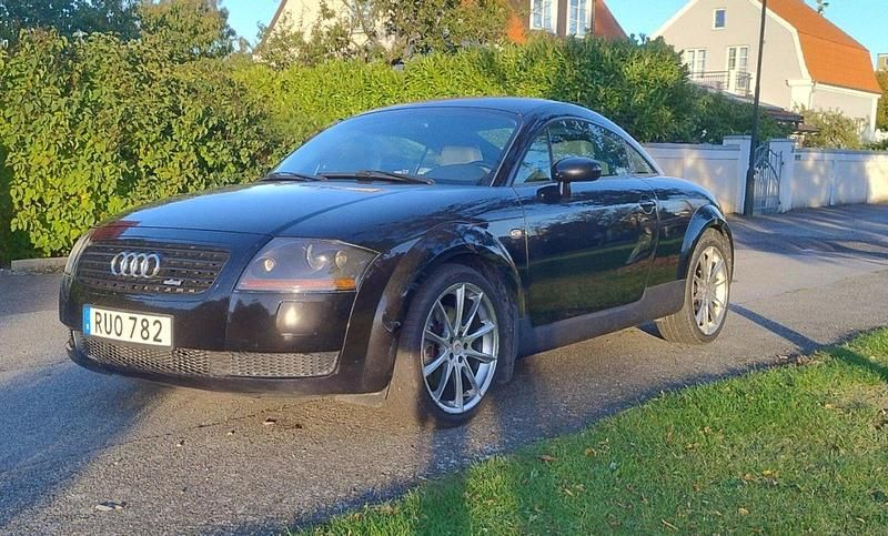Svart Begagnad 2000 Audi TT Sportkupé | 49 000 kr (Lite dyr) - Bild 1/4