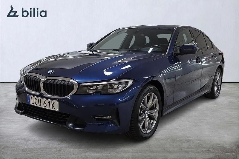 Blå Begagnad 2019 BMW 320 Sport Line Sedan | 339 000 kr (Marknadspris) - Bild 1/3