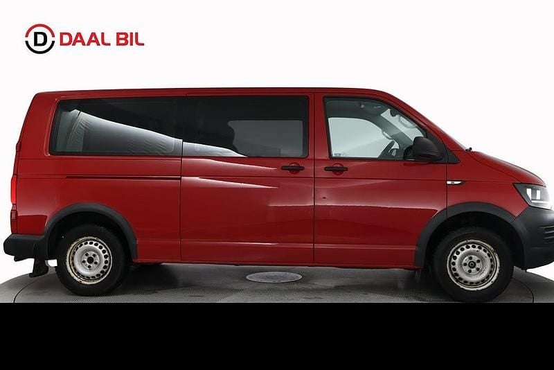 Begagnad VW Caravelle Comfortline 150 HK (110 kW) 2015 Röd Minibuss