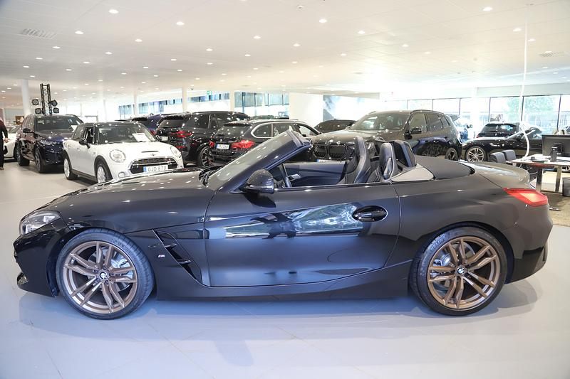 Begagnad BMW Z4 M Sport 200 HK (147 kW) 2023 Svart Cab