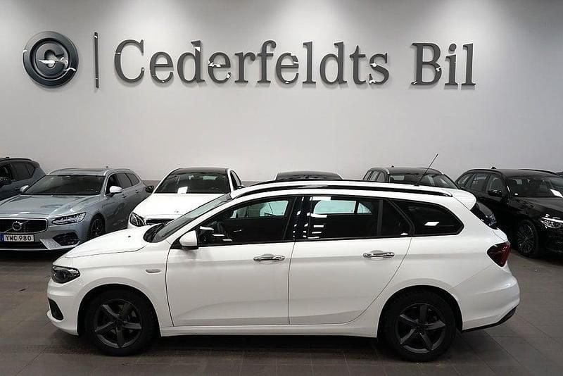 Vit Begagnad 2017 Fiat Tipo Kombi | 125 800 kr (Marknadspris) - Bild 1/4