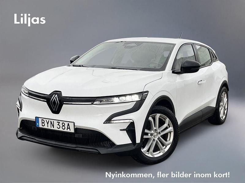 Vit Begagnad 2022 Renault Mégane IV Evolution Halvkombi | 249 900 kr (Marknadspris) - Bild 1/3