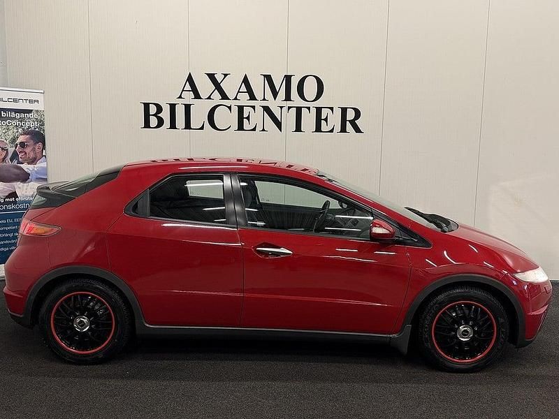 Begagnad Honda Civic Sport 83 HK (61 kW) 2008 Röd Halvkombi