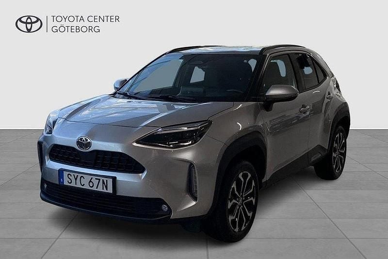 Silver Begagnad 2024 Toyota Yaris Cross Active SUV | 309 900 kr (Marknadspris) - Bild 1/3