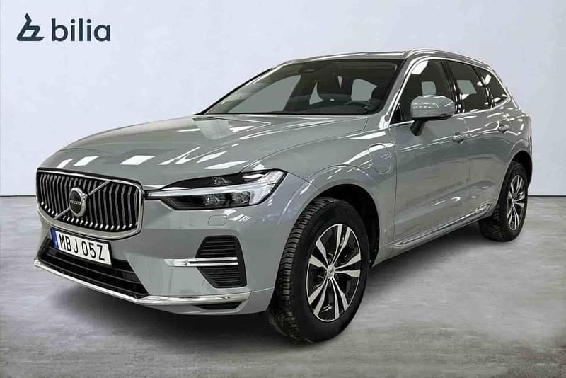 Grå Begagnad 2023 Volvo XC60 Core SUV | 459 900 kr (Bra pris) - Bild 1/1