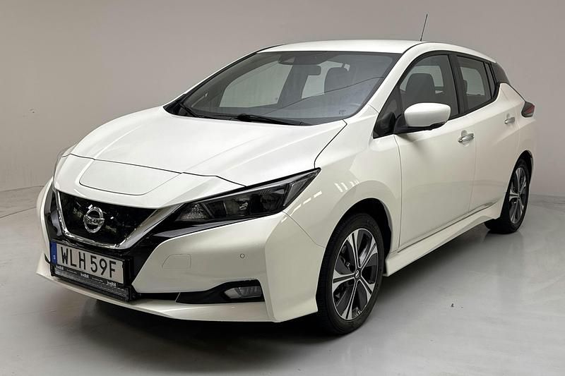 Vit Begagnad 2022 Nissan Leaf Acenta Halvkombi | 165 000 kr (Marknadspris) - Bild 1/4