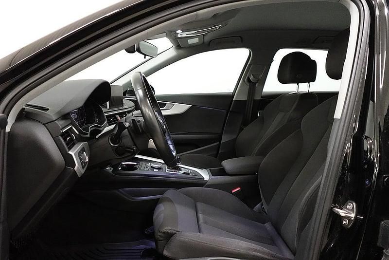 Begagnad Audi A4 Allroad Comfort 190 HK (139 kW) 2018 Svart Kombi
