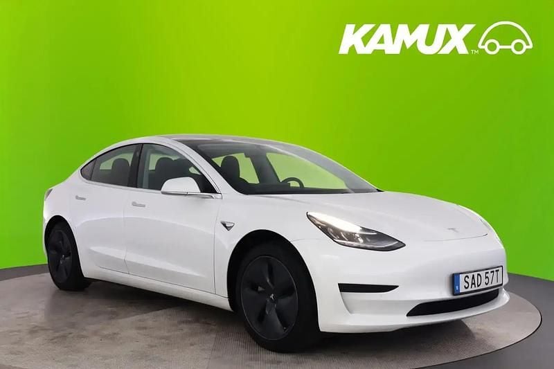 Vit Begagnad 2020 Tesla Model 3 Standard Range Plus Sedan | 199 700 kr (Lite dyr) - Bild 1/4