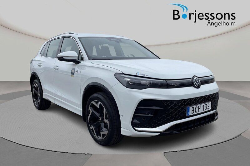 Vit Begagnad 2025 VW Tiguan R-line SUV | 549 000 kr - Bild 1/4