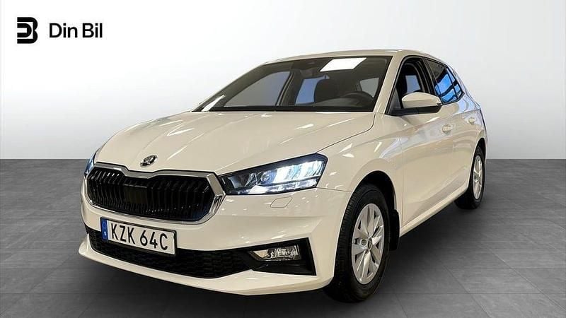 Candy white Begagnad 2025 Skoda Fabia Selection Halvkombi | 219 900 kr (Marknadspris) - Bild 1/4