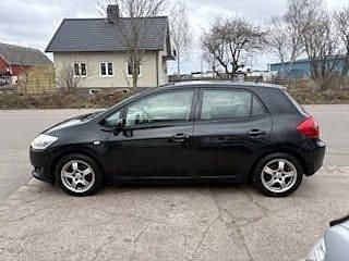 Begagnad Toyota Auris 126 HK (92 kW) 2007 Svart Halvkombi