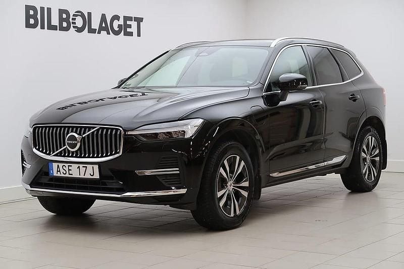 Begagnad Volvo XC60 Core 350 HK (257 kW) 2022 Svart SUV