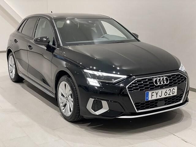 Brilliantsvart Begagnad 2023 Audi A3 Advanced Plus | 289 900 kr (Lite dyr) - Bild 1/4