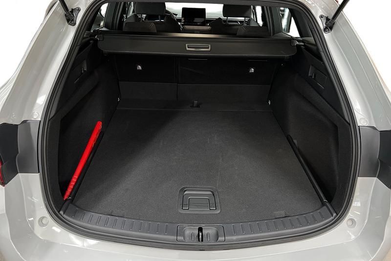 Begagnad Toyota Corolla Active 141 HK (103 kW) 2025 Grå Kombi