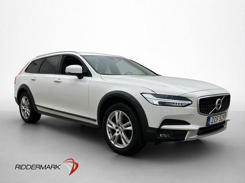 Begagnad Volvo V90 CC Plus 190 HK (139 kW) 2017 Vit Kombi