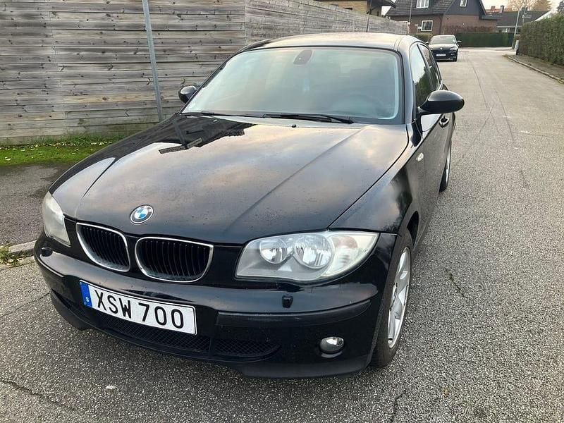 Begagnad 2006 BMW 118 Halvkombi | 26 000 kr (Marknadspris) - Bild 1/4