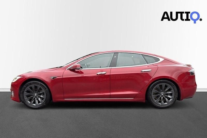 Begagnad Tesla Model S Long Range AWD 311 kW (423 HK) 2019 Röd Halvkombi