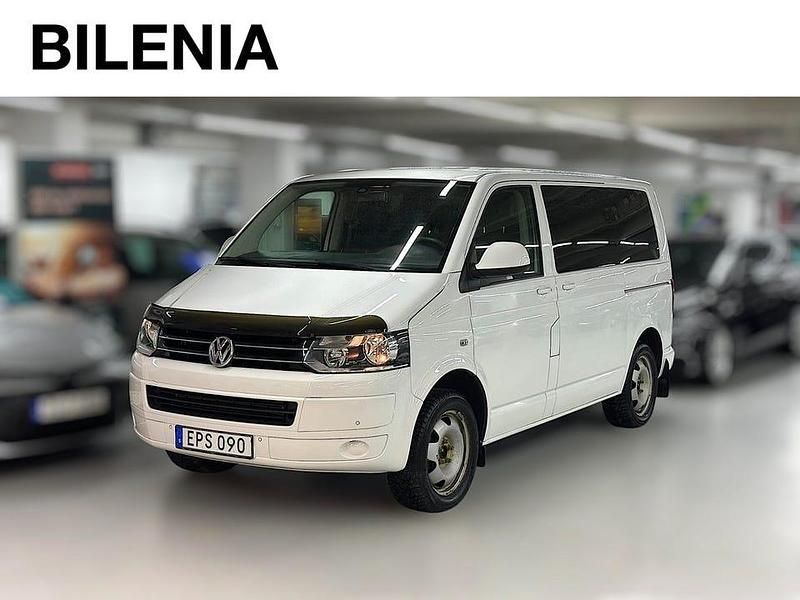 Vit Begagnad 2015 VW Caravelle Minibuss | 219 900 kr (Marknadspris) - Bild 1/4