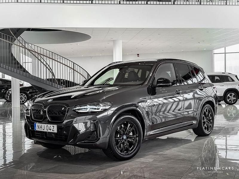 Begagnad BMW iX3 Shadowline 210 kW (286 HK) 2024 Grå SUV