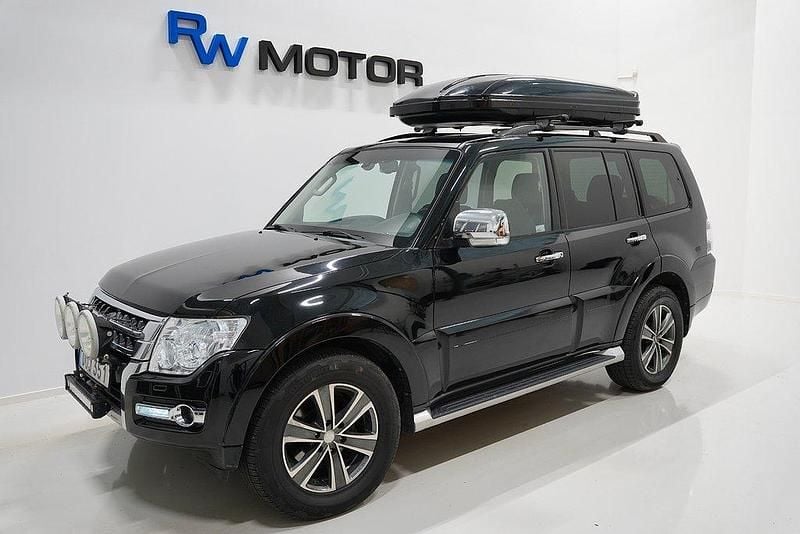 Röd Begagnad 2014 Mitsubishi Pajero SUV | 259 700 kr (Lite dyr) - Bild 1/4