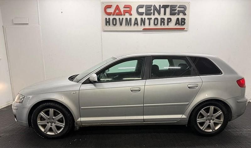 Begagnad Audi A3 Sportback Comfort 200 HK (147 kW) 2006 Silver Halvkombi