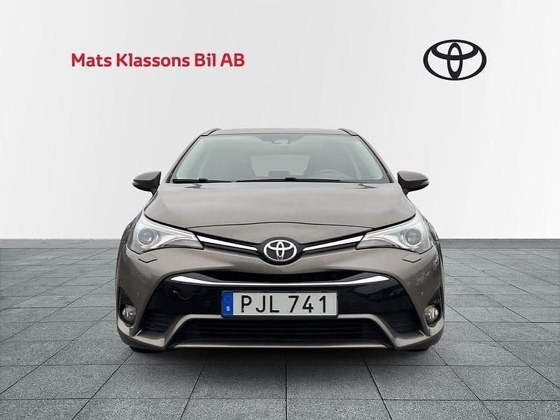 Mörkgrå Begagnad 2017 Toyota Avensis Kombi | 179 000 kr (Marknadspris) - Bild 1/1
