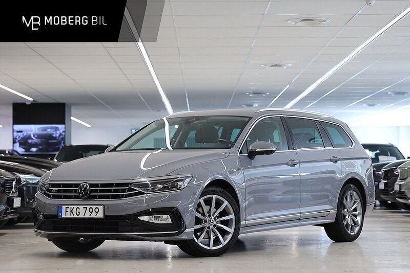 Grå Begagnad 2022 VW Passat GT Kombi | 309 900 kr (Lite dyr) - Bild 1/3
