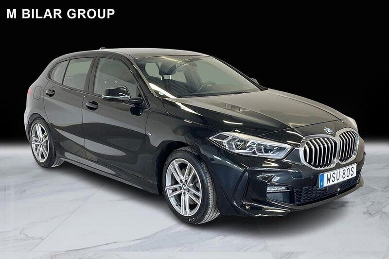 Svart Begagnad 2020 BMW 118 M Sport Halvkombi | 259 000 kr (Marknadspris) - Bild 1/4