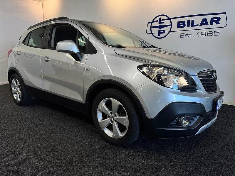Grå Begagnad 2015 Opel Mokka SUV | 89 000 kr (Marknadspris) - Bild 1/4