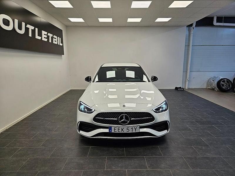 Begagnad Mercedes C300e AMG 313 HK (230 kW) 2023 Vit Sedan