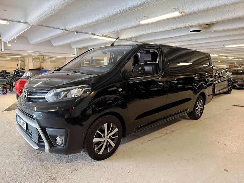 Svart Begagnad 2019 Toyota Proace Minibuss | 139 800 kr (Bra pris) - Bild 1/4