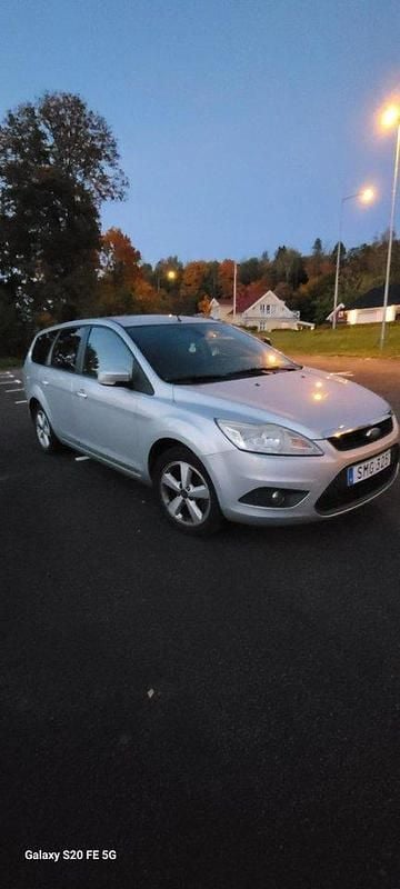 Silver Begagnad 2008 Ford Focus Kombi | 27 000 kr (Bra pris) - Bild 1/4