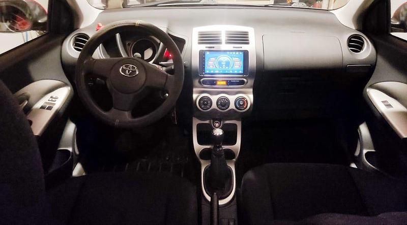 Begagnad Toyota Urban Cruiser 101 HK (74 kW) 2009 Halvkombi