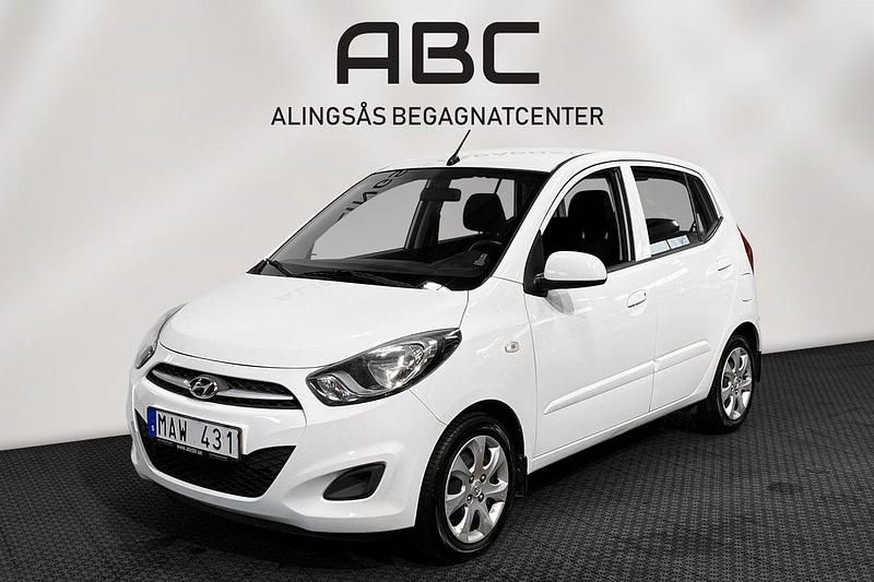 Vit Begagnad 2011 Hyundai i10 Halvkombi | 59 000 kr (Lite dyr) - Bild 1/4