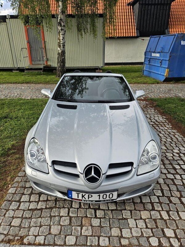 Silver Begagnad 2006 Mercedes SLK200 Cab | 119 000 kr (Bra pris) - Bild 1/4