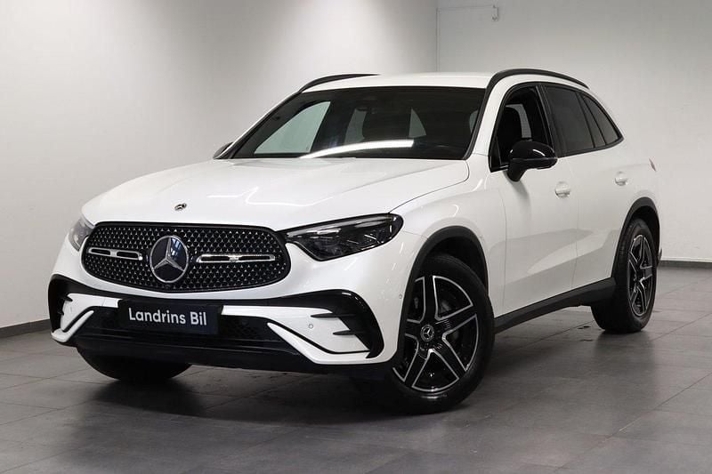 Vit Begagnad 2022 Mercedes GLC220 AMG line SUV | 659 000 kr - Bild 1/4
