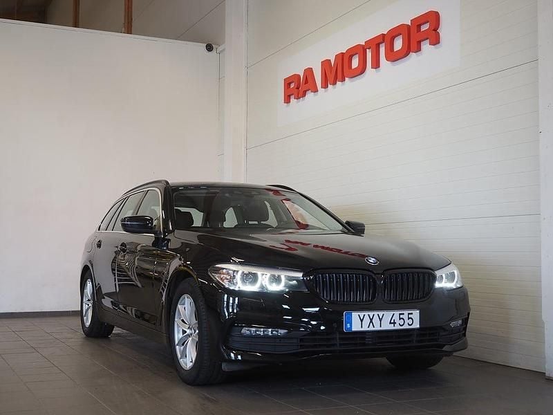 Svart Begagnad 2018 BMW 520 Kombi | 229 900 kr (Bra pris) - Bild 1/3