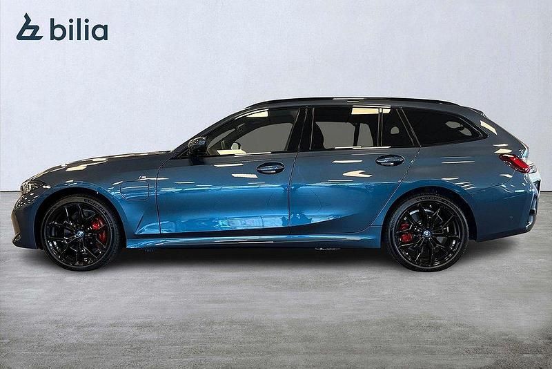 Begagnad BMW 330e M Sport 292 HK (214 kW) 2024 Blå Kombi