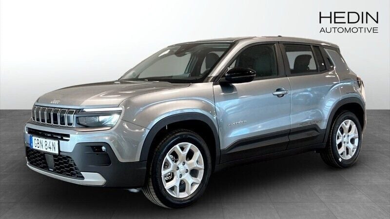 Grå (grey) Ny 2025 Jeep Avenger Altitude SUV | 344 800 kr - Bild 1/4
