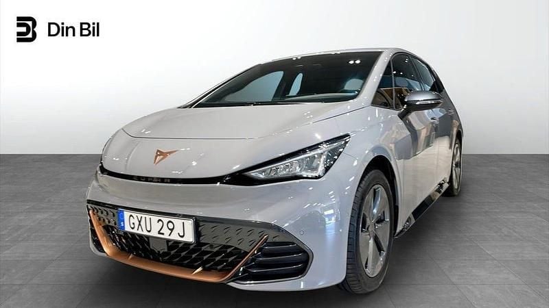 Ljusgrå Begagnad 2022 Cupra Born Halvkombi | 264 900 kr (Marknadspris) - Bild 1/4