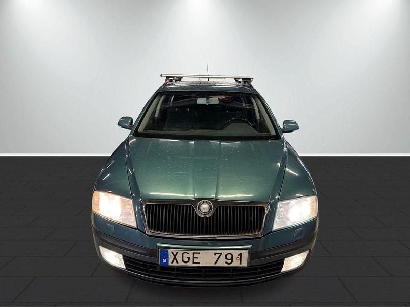 Begagnad Skoda Octavia 150 HK (110 kW) 2006 Ljusgrön (grön) Kombi