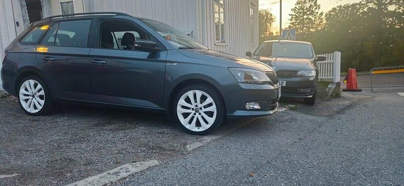 Begagnad Skoda Fabia 90 HK (66 kW) 2017 Kombi