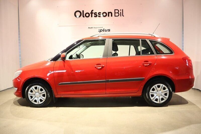 Röd Begagnad 2011 Skoda Fabia Kombi | 44 900 kr (Marknadspris) - Bild 1/4