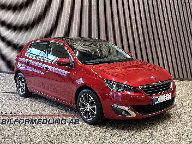 Röd Begagnad 2013 Peugeot 308 Allure Halvkombi | 74 900 kr (Marknadspris) - Bild 1/4