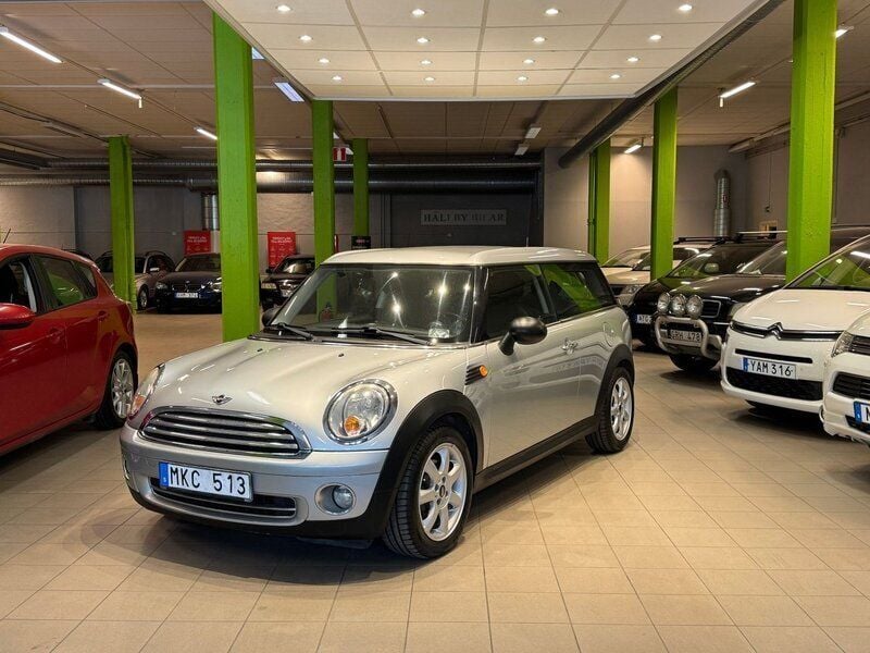 Ljusgrå (grå) Begagnad 2010 Mini One Clubman Pepper Kombi | 69 900 kr - Bild 1/4