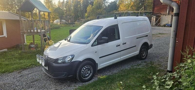 Vit Begagnad 2015 VW Caddy Maxi Minibuss | 130 000 kr (Marknadspris) - Bild 1/4