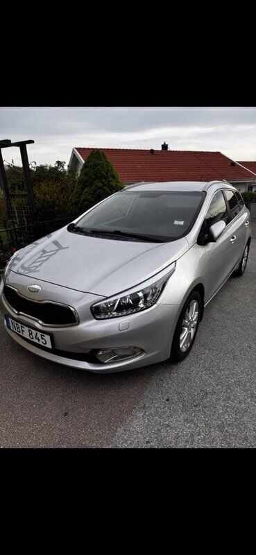 Grå Begagnad 2013 Kia Ceed Sportswagon Comfort Kombi | 65 000 kr (Bra pris) - Bild 1/4