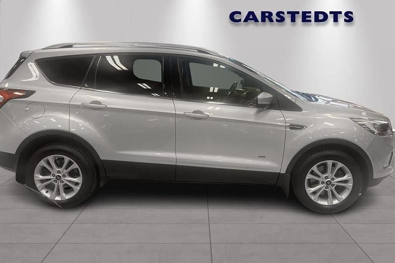Grå Begagnad 2017 Ford Kuga Titanium SUV | 189 900 kr (Marknadspris) - Bild 1/4